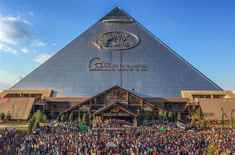 cabela's memphis pyramid|bass pro shop biggest pyramid.